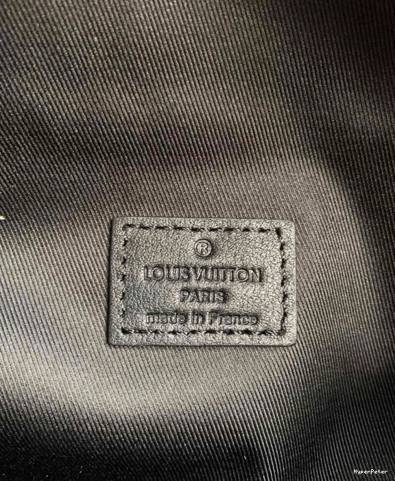 VUITTON BUMBAG LOUIS DISCOVERY 0823
